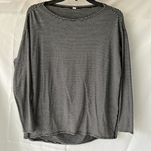 Lululemon black and white striped long sleeved shirt - Picture 2 of 4